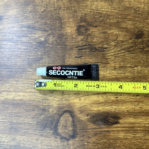 Black Nail Adhesive Tube - Picture 3 of 3